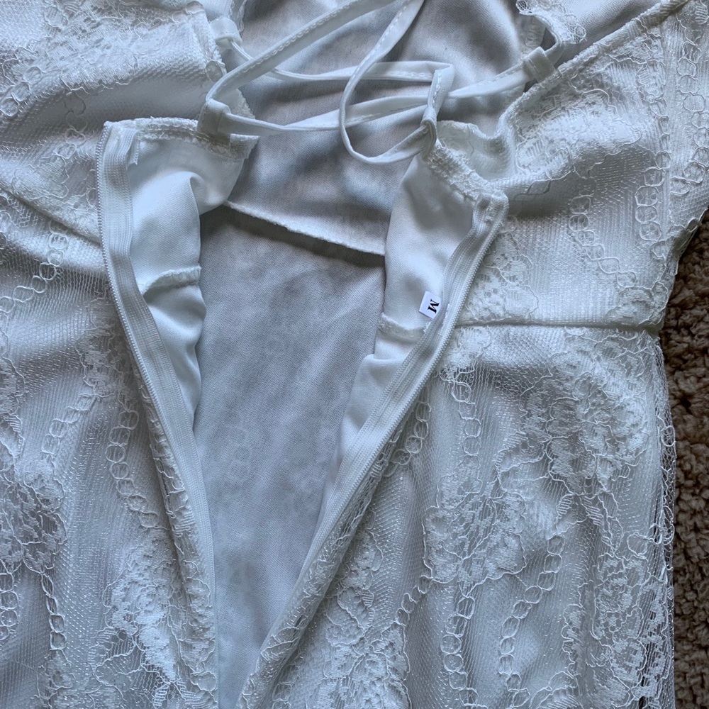 white lace dress - Picture 7 of 7